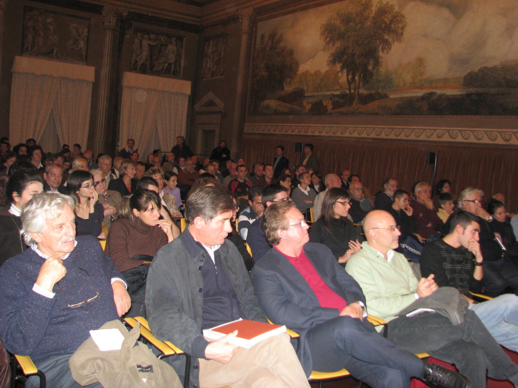 La sala dei paesaggi di Cinisello Balsamo, presso la Villa ghirlanda, stracolma durante la presentazione